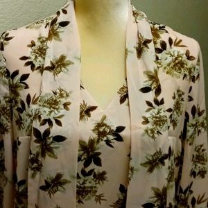 Nine West Women's Floral Print Blouse Size S NWT